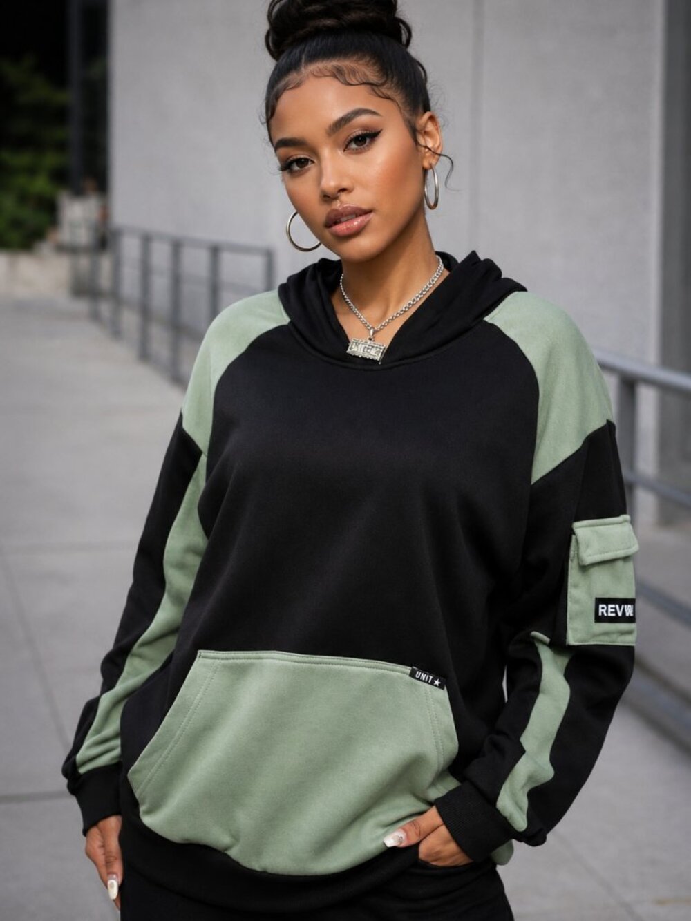 Women's Black & Green Sweater Hoodie, S
